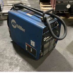 Miller XMT 304 CC/CV Dc Inverter Arc Welder 300a Amp 32v-dc 230/460v-ac