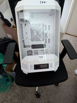 Thermalake tower 300with LCD