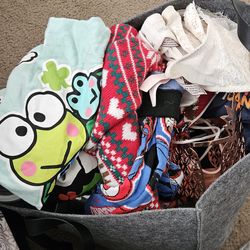 Bag of womens miscellaneous items