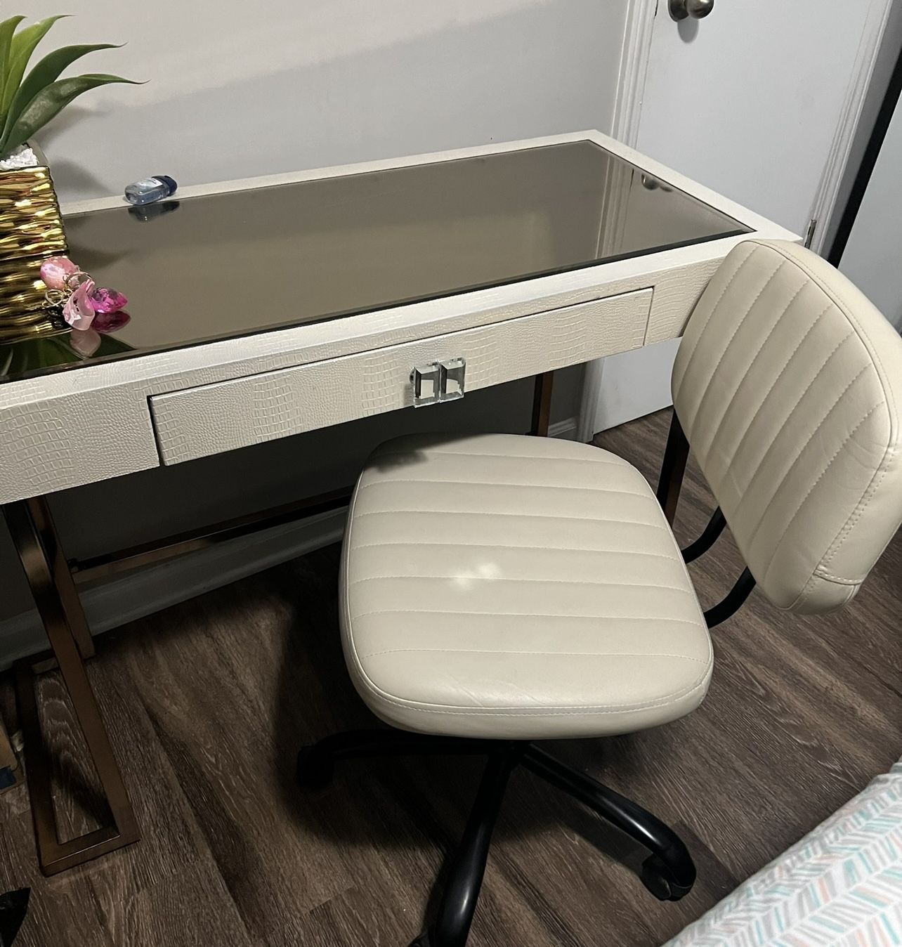 Vanity Desk & Chair