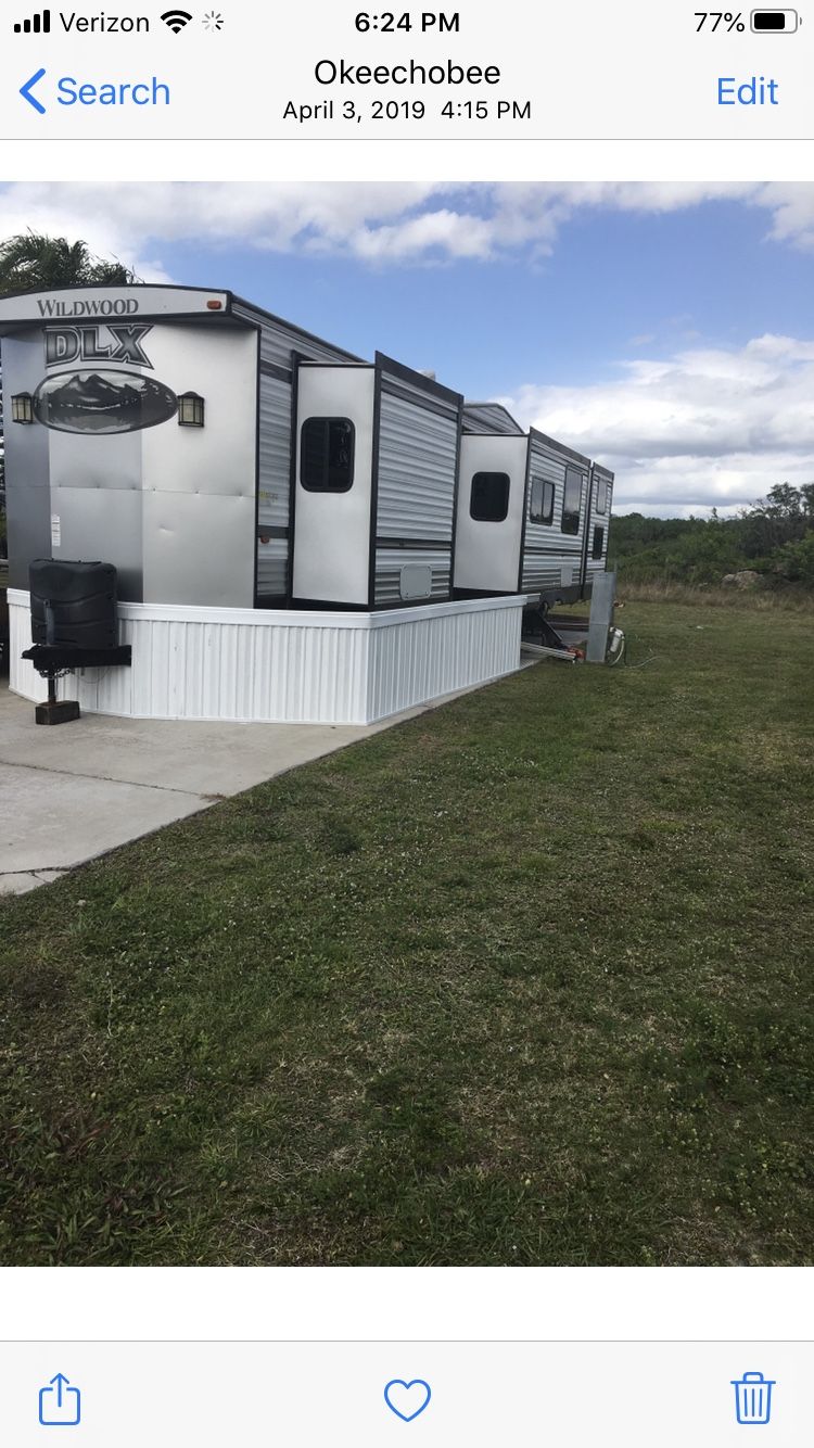 2015 Travel trailer for sale 41 ft like New!!