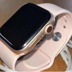 Apple Watch Series 5 GPS - Gold 40mm
