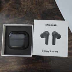 Samsung Buds 3. New