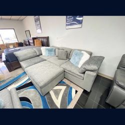 GET THE LOOK! SECTIONAL MODULAR AND OTTOMAN WITH RUG AND 2 PILLOWS! $1099! DEL