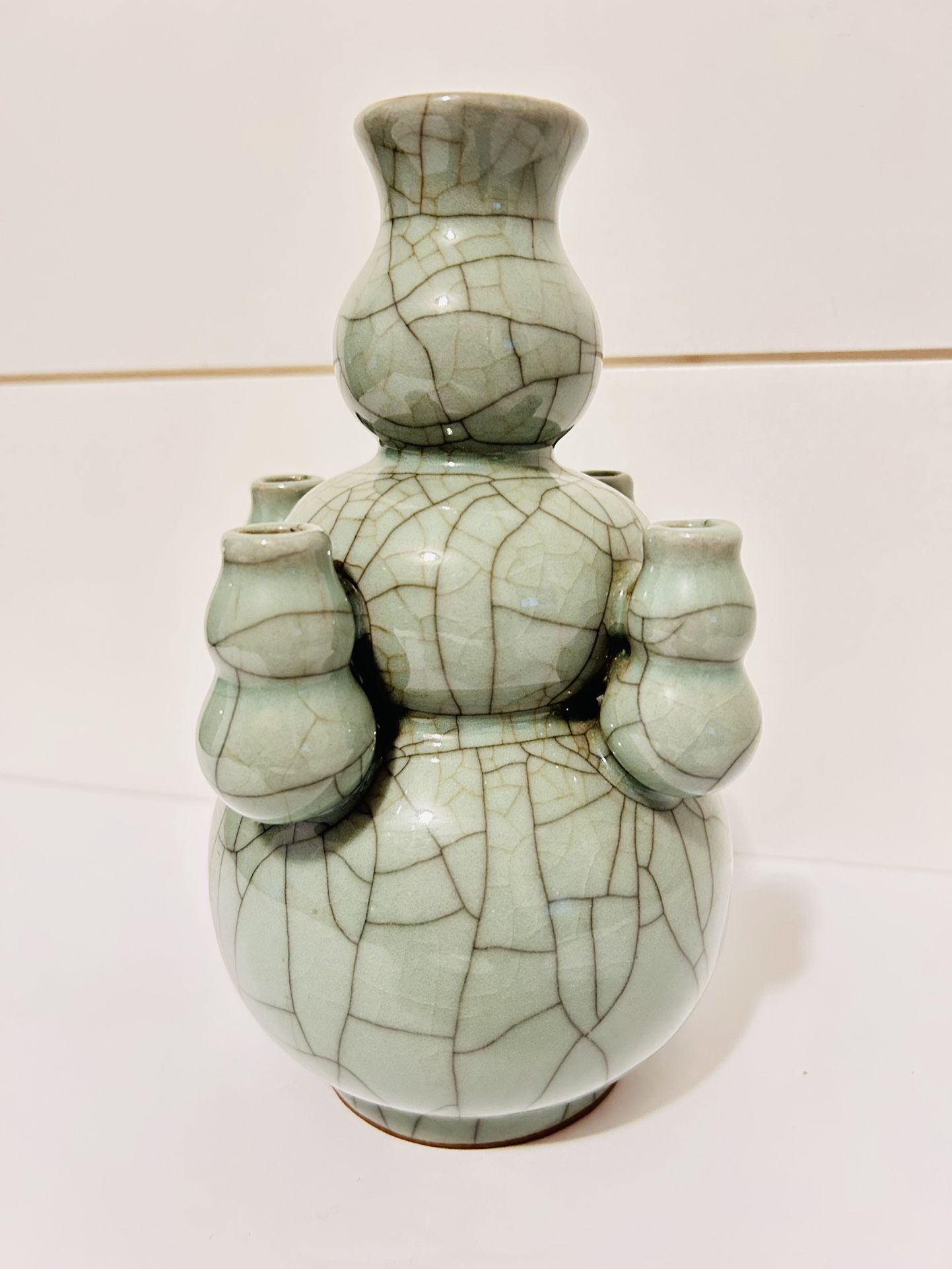 Chinese Celadon Crackle Glazed Vase