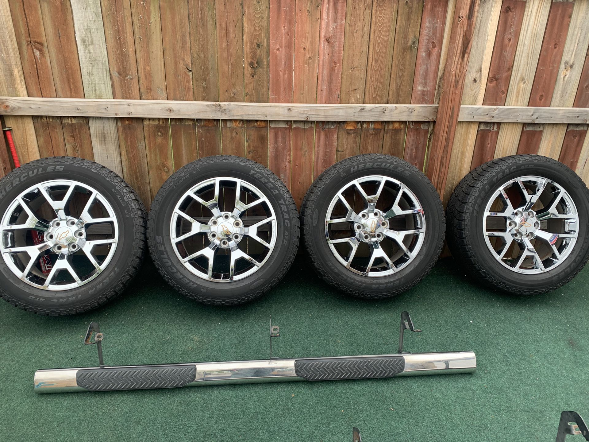 20” (6 lug) rims with tires for Chevy Silverado $1000