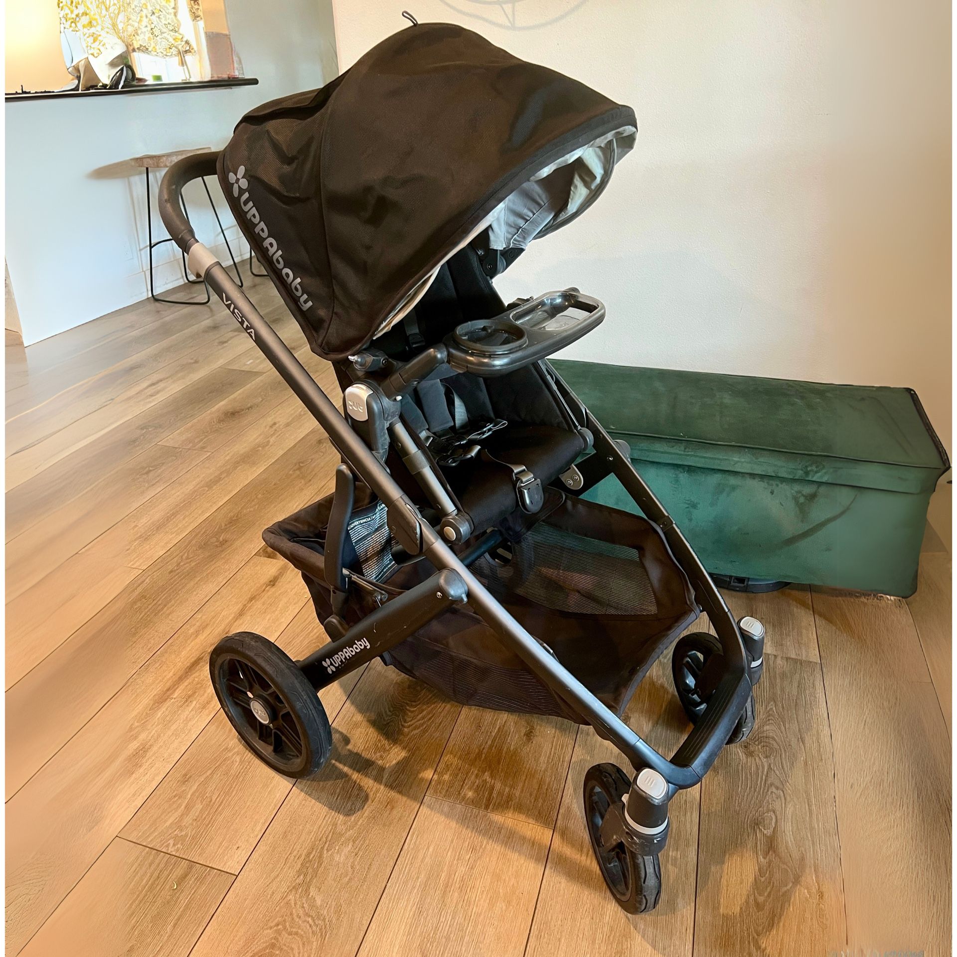 UPPAbaby Vista Convertible Single To Double Stroller & Bassinet ***LIKE NEW!***