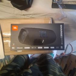 JBL CHARGE5