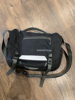 Patagonia reflective messenger bag