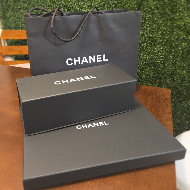 Authentic Channel box set.