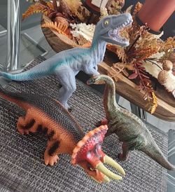 ✅️ Kids Toddler Soft Large 3pc Dinosaur Toys• 12in Figure Dino Toy• Great Condition• $15firm