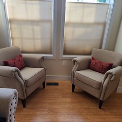Beautiful Set  Of 2 Like New Chairs