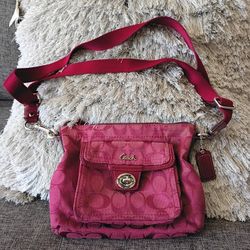 Coach Signature Canvas Pocket Swing Pack ( Color Crimson )