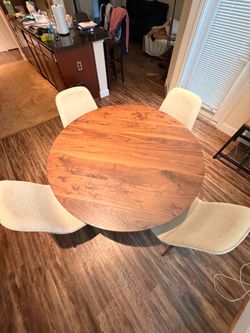 Benvinda 5 Piece Round Pedestal Dinner Table Set