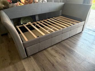 Trundle twin bed