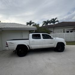Toyota tacoma TRD Sport Prerunner