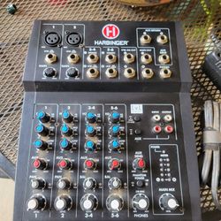 Harbinger L802 Mixer