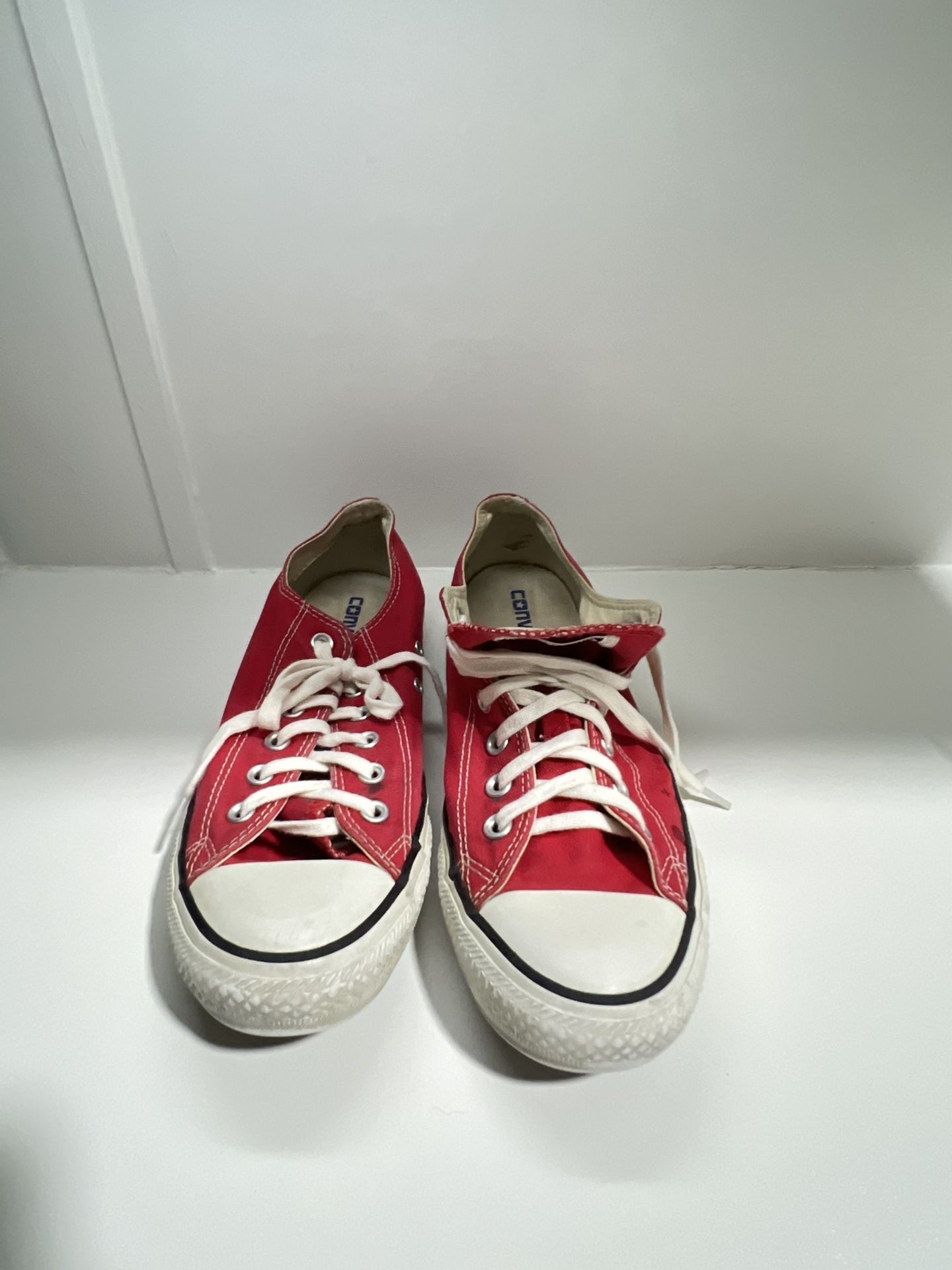 Converse All Star Chuck Taylor OX Mens Shoes 7 Womens 9 Low Top Sneakers Red Fair condition 