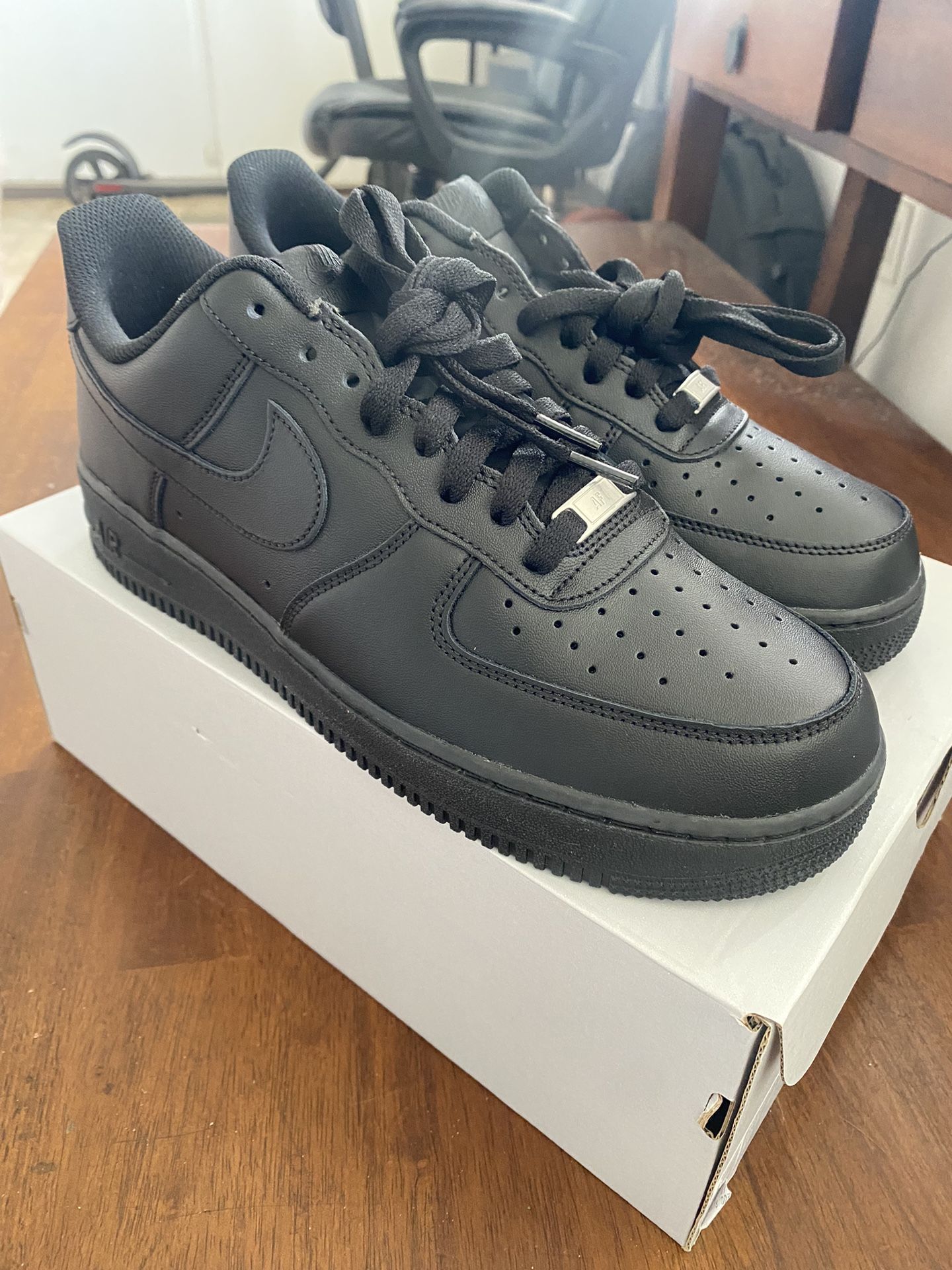 Nike Air Force One 07 Black / Black Men Size 10.5