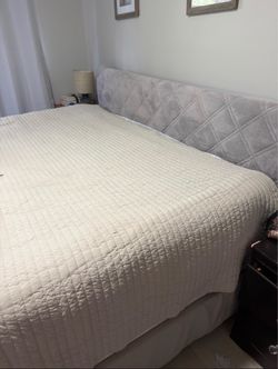 King bed with matress
