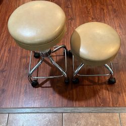 Stools, adjustable 