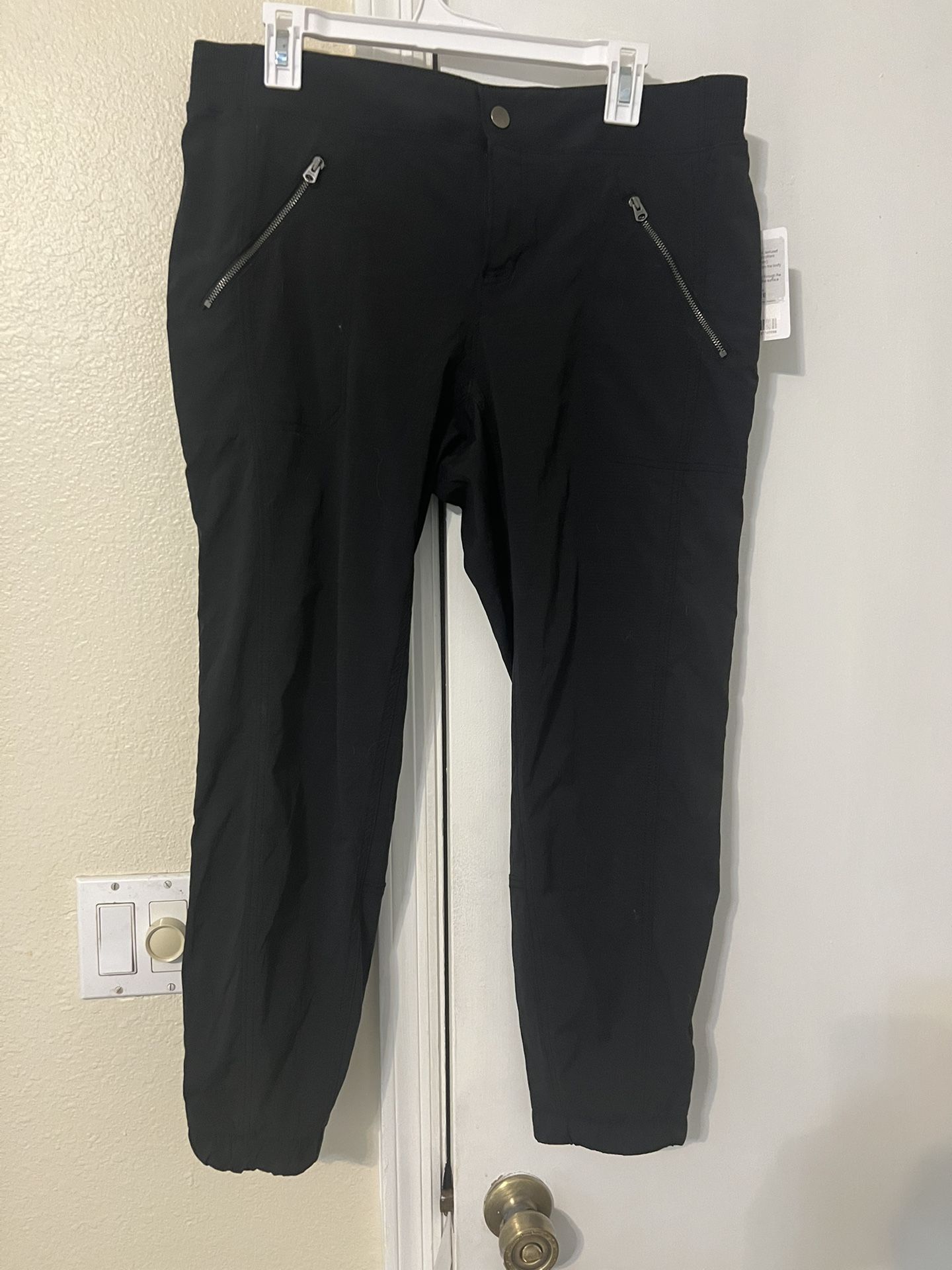 Brand New Athleta Black Joggers Size 14