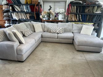 Like new sectional couch