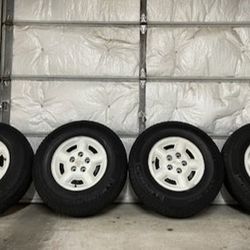 4 MATCHING TIRES AND WHEELS – CHEVY/MICHELIN – 235/75R15