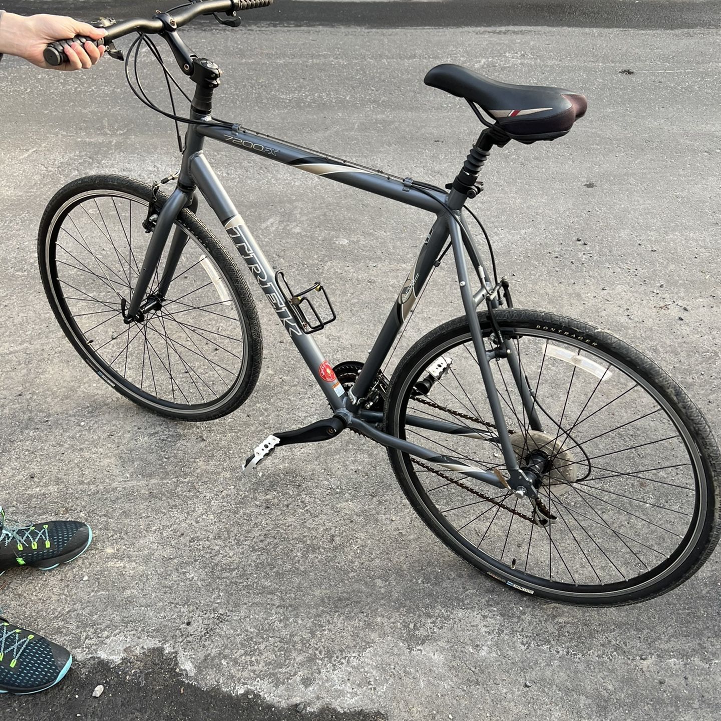Trek 7200 women's hybrid bike hotsell
