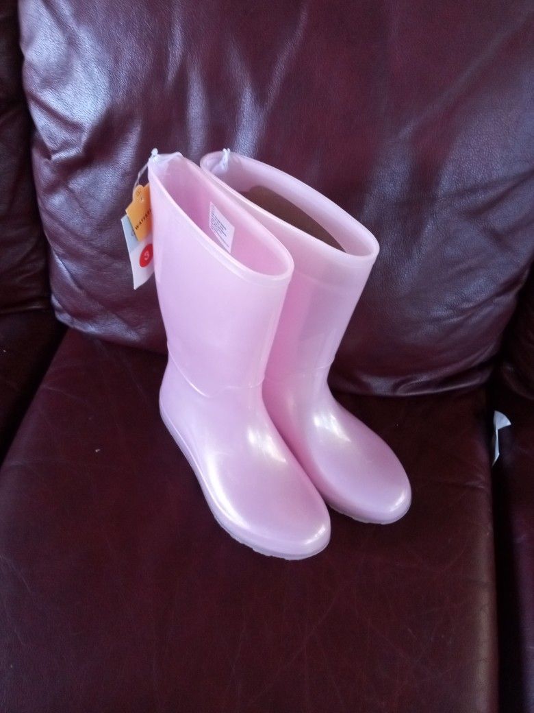 Size 3 Girls Rain boots NWT