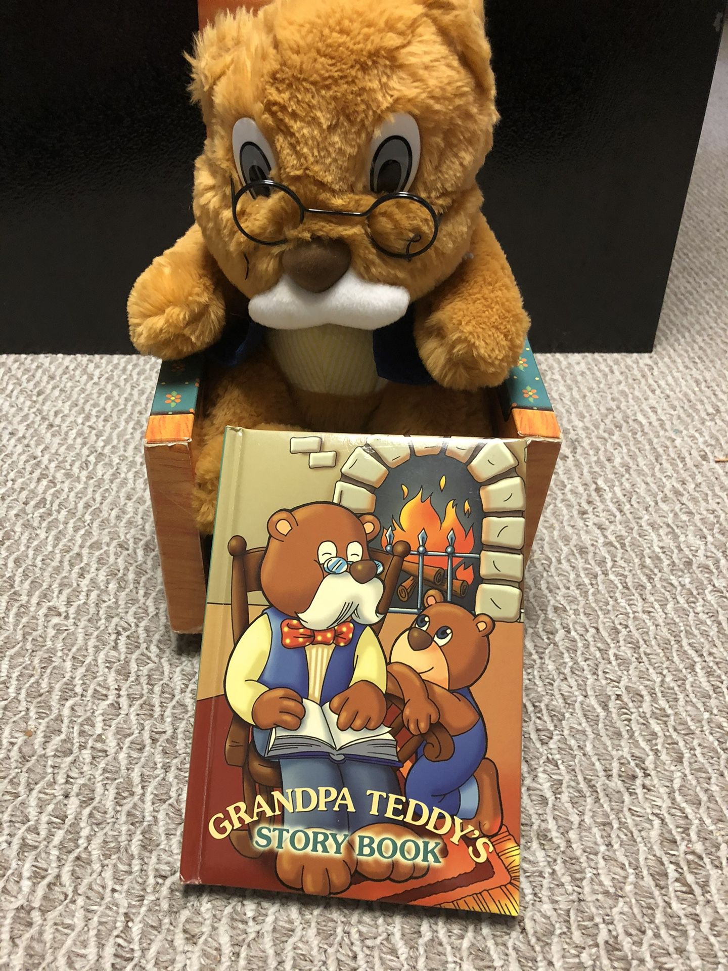 Grandpa Teddy Story Book 12" Talking Plush Bear StoryTime Read Along 1999