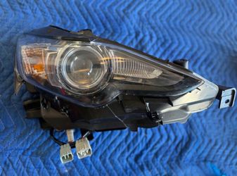 Lexus is250 headlight