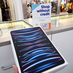 New In Box Apple IPad Pro 5th Gen 12.9inch 256gb Unlocked 