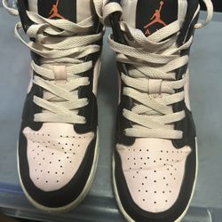 pink and black jordan 1 size 5.5