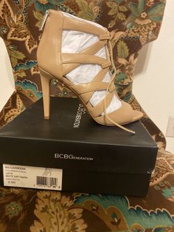 New stunning ladies BCBG heels