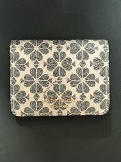 Kate Spade New York Women’s Folding Wallet, Black/White Floral, Credit Card