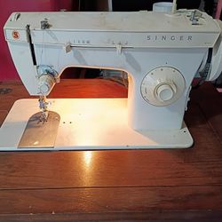 Singer Sewing Machine 