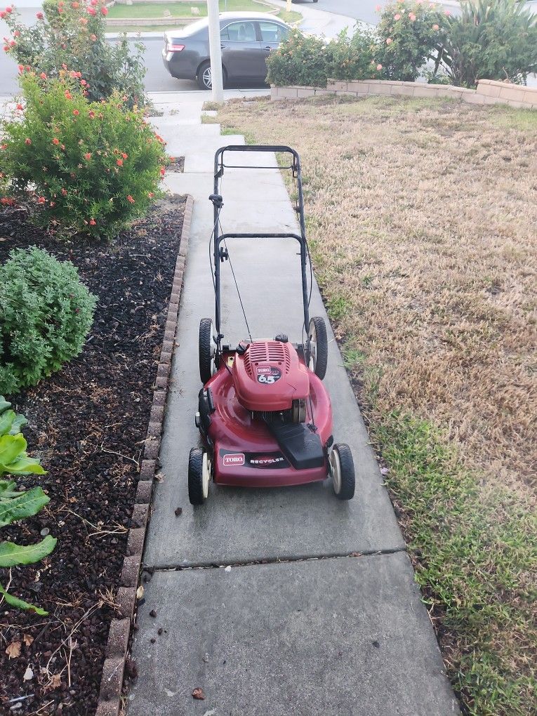 22in Toro Self Propelled Lawn Mower