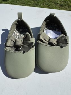 Carter’s Infant Shoes 3-6 Months