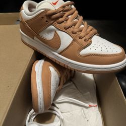 Nike SB Dunk cognac