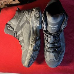 High-tech Men’s Hiking Boots, size 13