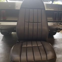 Tapicerías  De Ciwlos  https://offerup.com/redirect/?o=VGUuYXM= Caídas  $ 200 