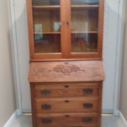 Early 1900s Oak Hutch