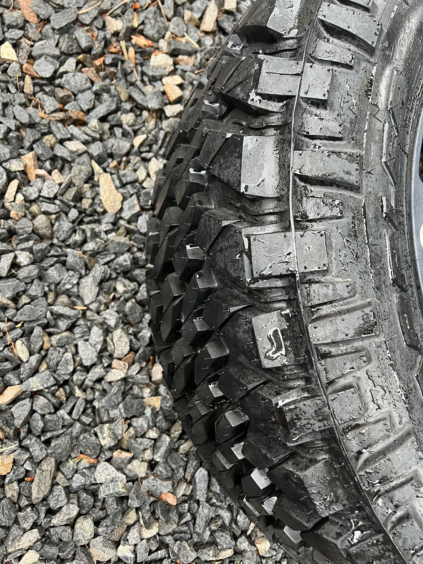 Brand New 295/60R20 Cooper M/T Tire on 20” Mayhem Wheel – Never Used