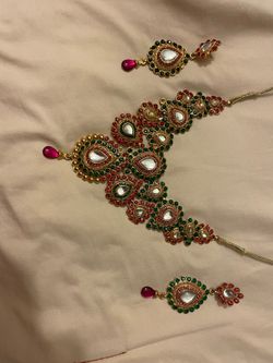 Necklace and earrings set
