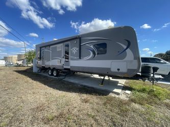 Toy Hauler 2016 Highlander Rv 36 Foot