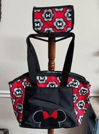 Disney Minnie Mouse Diaper Tote Bag with Matching Wristlet $10