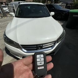 Car Keys/Fobs/Llaves De Autos