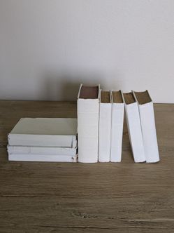 Bundle of 8 vintage decorative books