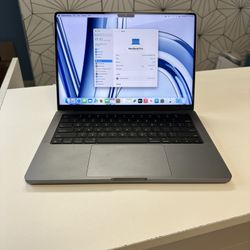 MacBook Pro 2023 14 Inch M3/512 Open Box With Apple Care Till Nov